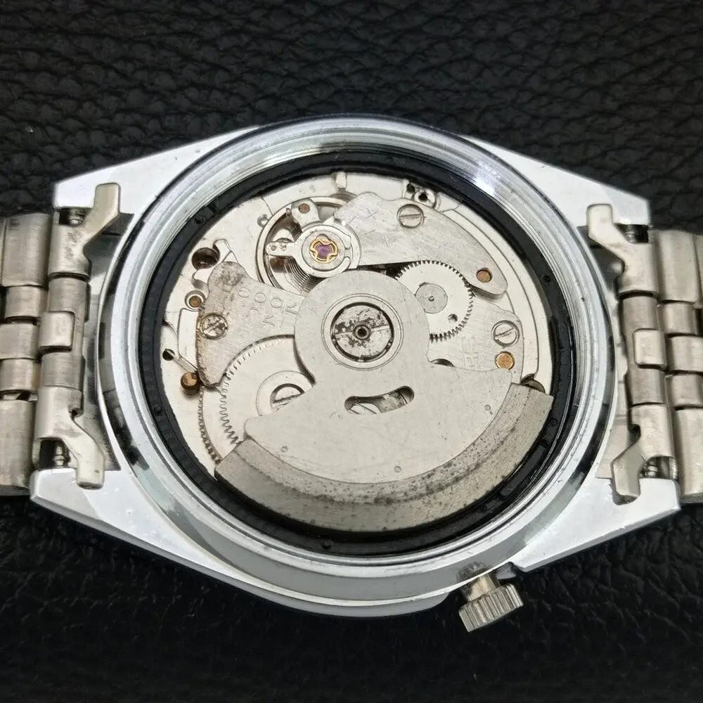 Vintage 1983 Seiko Automatic Mens Silver Watch W/daydate & Red accents